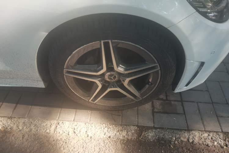 Used Mercedes-Benz C-Class 2020 Facelifted C 260 Estate Right Front Wheel Hub