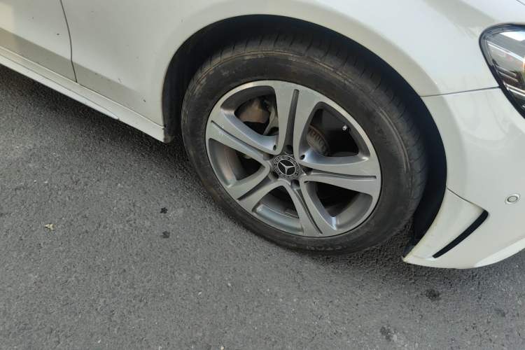 Used Mercedes-Benz C-Class 2020 Restyled C 260 L Sport Edition Right Front Wheel Hub
