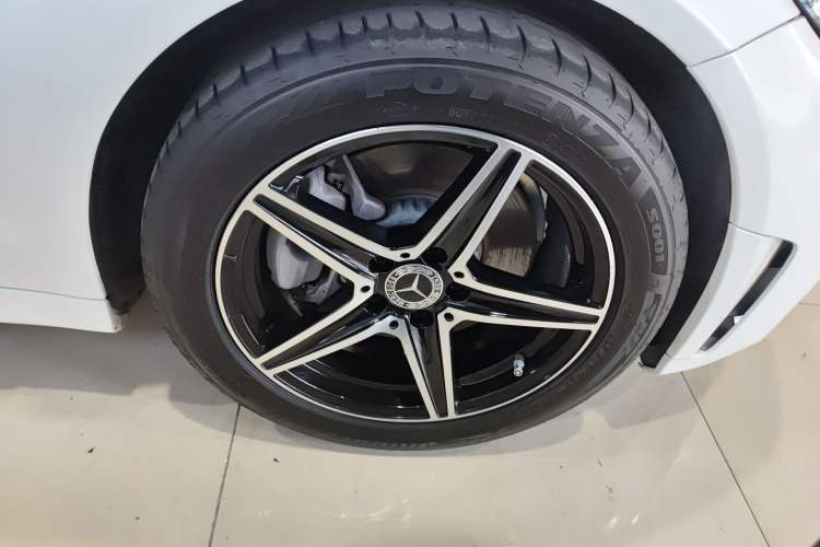 Used Mercedes-Benz C-Class 2020 C 260 L Sport Edition Right Front Wheel Hub
