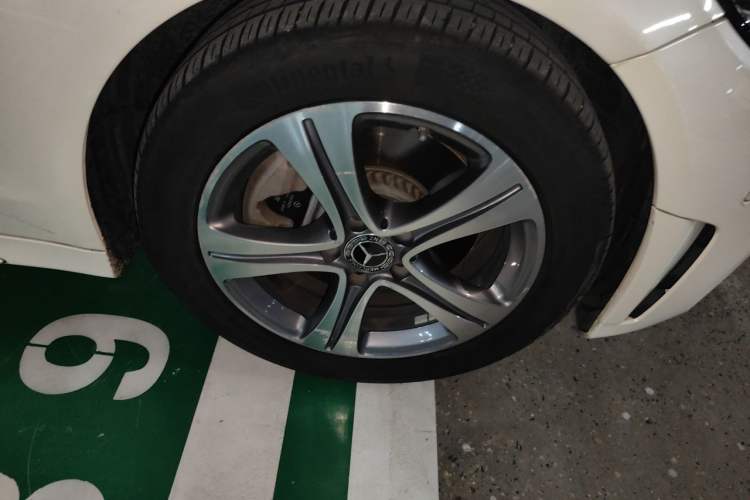 Used Mercedes-Benz C-Class 2020 C 260 L Sport Edition Right Front Wheel Hub