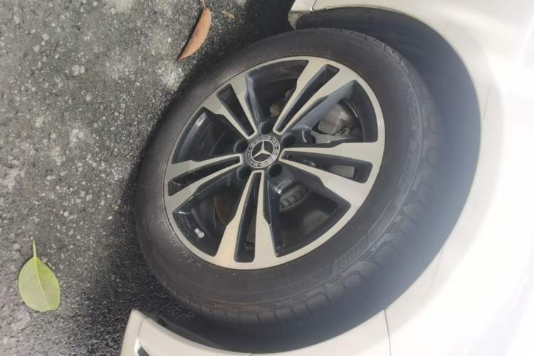 Used Mercedes-Benz C-Class 2020 C 260 Sport Edition Right Front Wheel Hub
