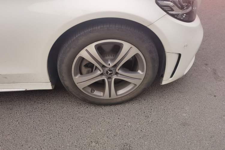 Used Mercedes-Benz C-Class 2020 Restyled C 260 L Sport Edition Right Front Wheel Hub