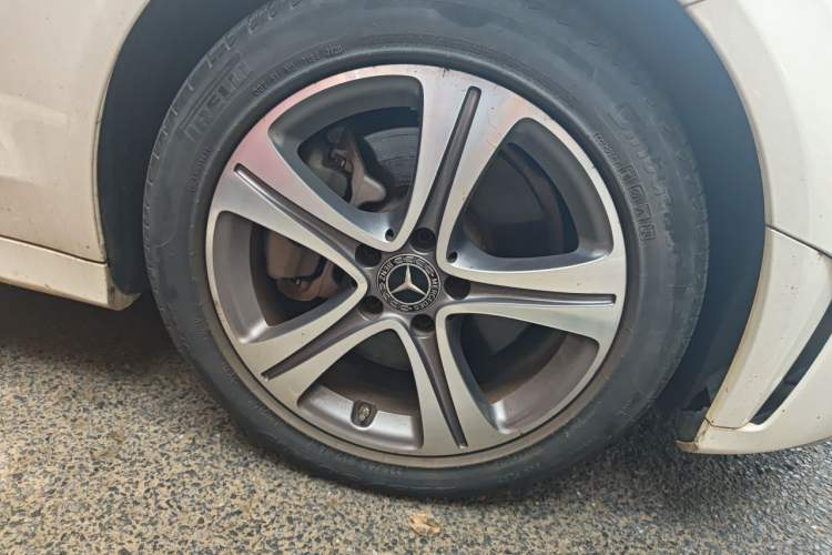 Used Mercedes-Benz C-Class 2020 C 260 L Sport Edition Right Front Wheel Hub