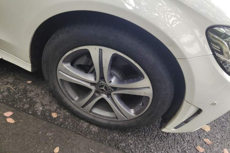 Used Mercedes-Benz C-Class 2020 C 260 L Sport Edition Right Front Wheel Hub