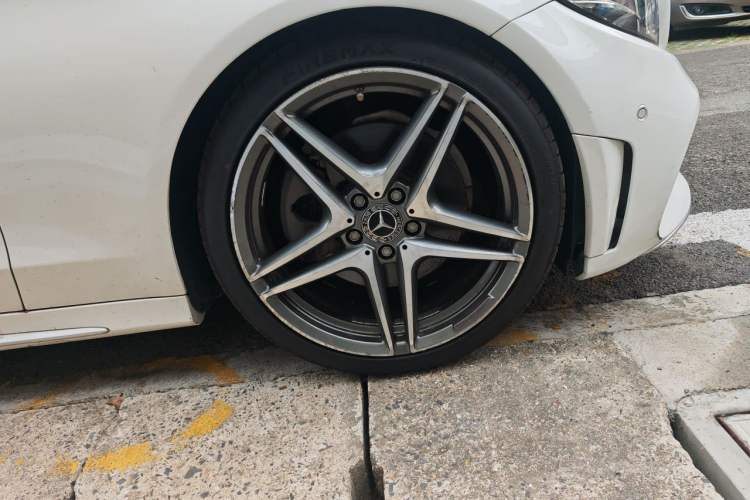 Used Mercedes-Benz C-Class 2020 C 260 L Sport Edition Right Front Wheel Hub