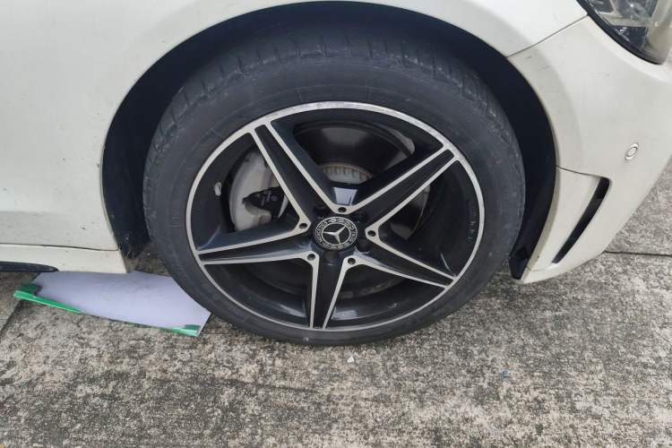 Used Mercedes-Benz C-Class 2020 Restyled C 260 Sport Edition Right Front Wheel Hub