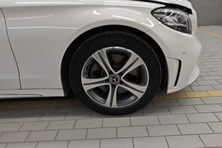 Used Mercedes-Benz C-Class 2020 C 260 L Sport Edition Right Front Wheel Hub