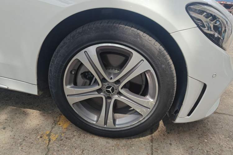 Used Mercedes-Benz C-Class 2020 Restyled C 260 L Sport Edition Right Front Wheel Hub