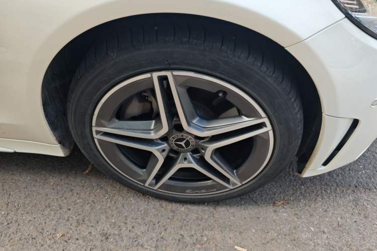 Used Mercedes-Benz C-Class 2020 C 260 L Sport Edition Right Front Wheel Hub