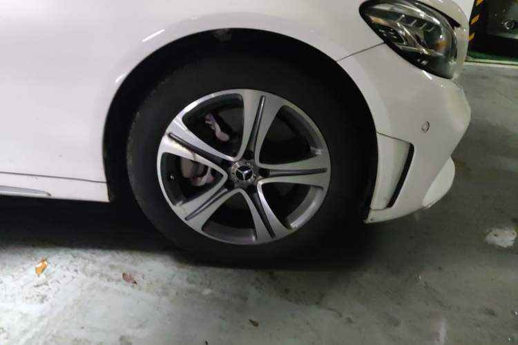 Used Mercedes-Benz C-Class 2020 C 260 L Sport Edition Right Front Wheel Hub