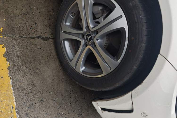 Used Mercedes-Benz C-Class 2020 C 260 L Sport Edition Right Front Wheel Hub