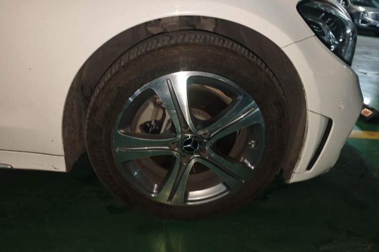 Used Mercedes-Benz C-Class 2020 C 260 L Sport Edition Right Front Wheel Hub