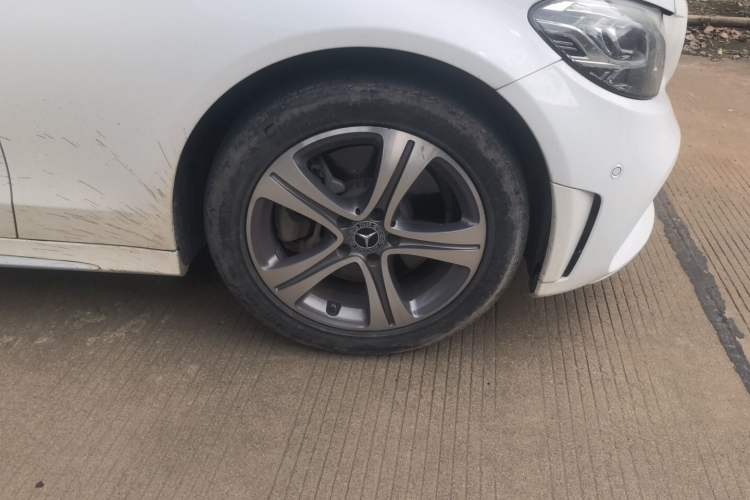 Used Mercedes-Benz C-Class 2020 Restyled C 260 L Sport Edition Right Front Wheel Hub