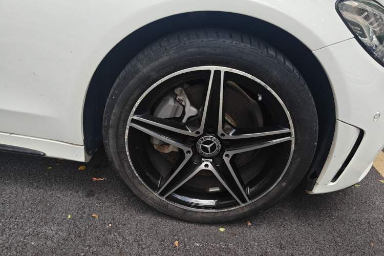 Used Mercedes-Benz C-Class 2020 Restyled C 260 Sport Edition Right Front Wheel Hub