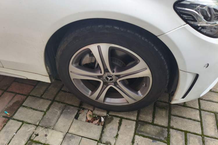 Used Mercedes-Benz C-Class 2020 C 260 L Sport Edition Right Front Wheel Hub