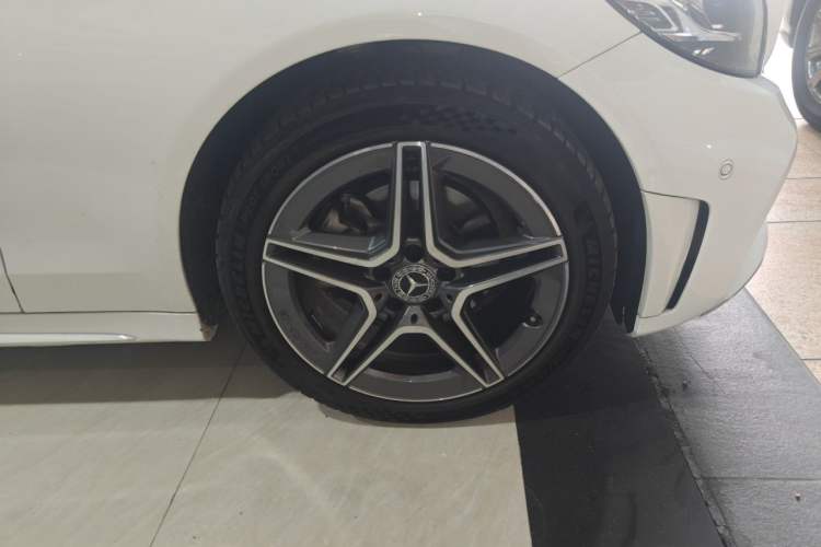 Used Mercedes-Benz C-Class 2020 Facelifted C 260 Estate Right Front Wheel Hub