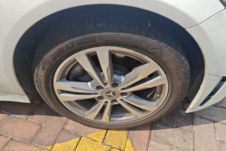 Used Mercedes-Benz C-Class 2020 C 200 L Fashion Edition Sport Version Right Front Wheel Hub