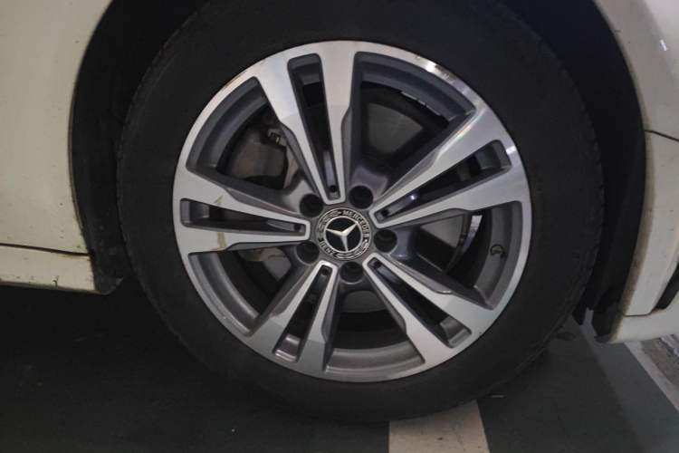 Used Mercedes-Benz C-Class 2020 C 200 L Fashion Edition Sport Version Right Front Wheel Hub