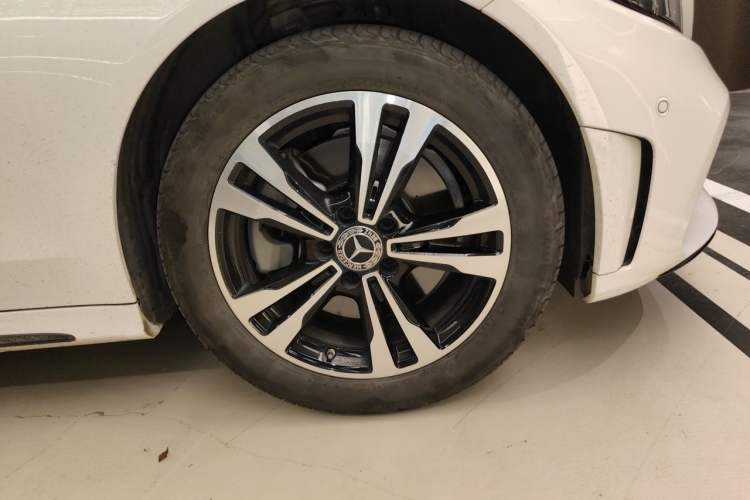 Used Mercedes-Benz C-Class 2020 C 260 Sport Edition Right Front Wheel Hub