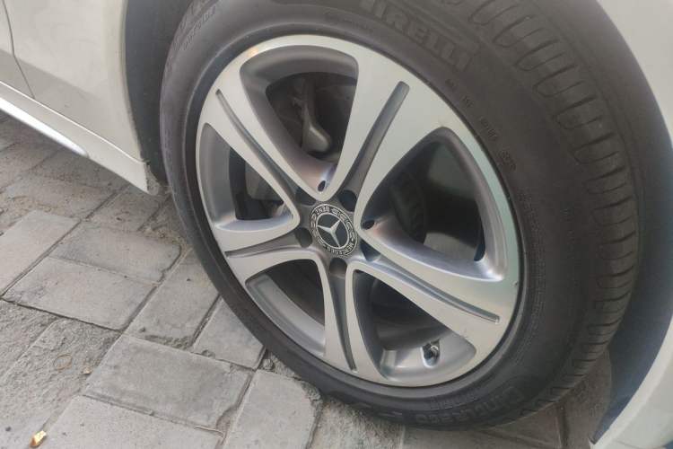Used Mercedes-Benz C-Class 2020 C 260 L Sport Edition Right Front Wheel Hub