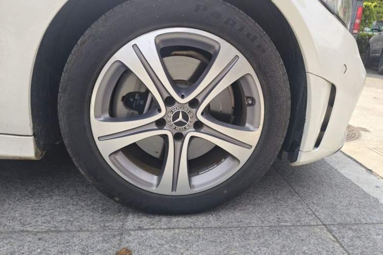 Used Mercedes-Benz C-Class 2020 C 260 L Sport Edition Right Front Wheel Hub