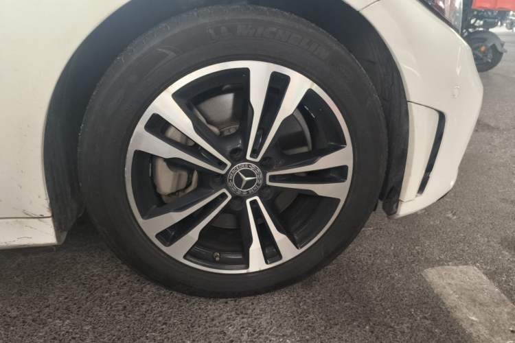 Used Mercedes-Benz C-Class 2020 C 260 Sport Edition Right Front Wheel Hub