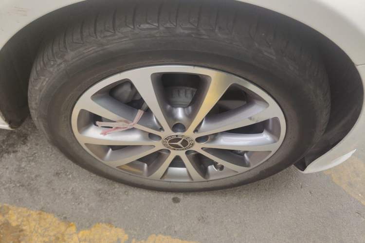 Used Mercedes-Benz C-Class 2020 C 200 L Fashion Model Right Front Wheel Hub