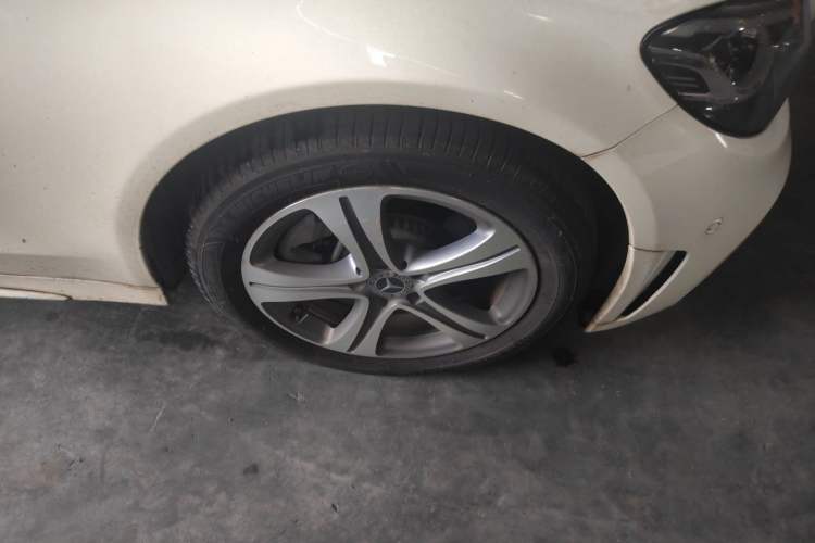 Used Mercedes-Benz C-Class 2020 Restyled C 260 L Sport Edition Right Front Wheel Hub