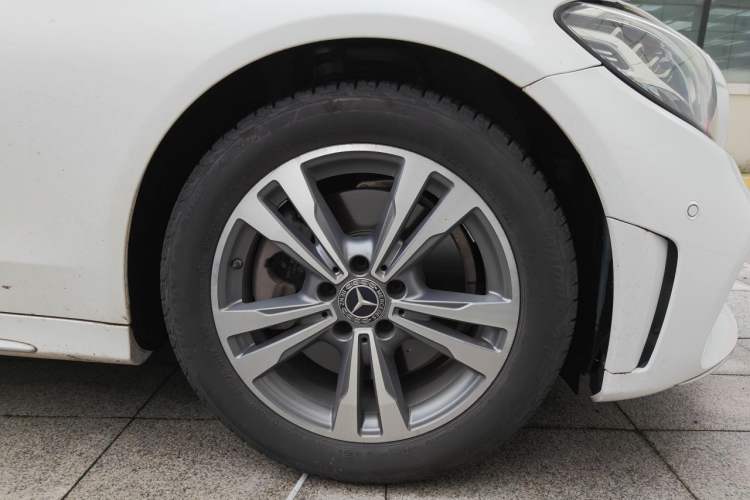 Used Mercedes-Benz C-Class 2020 C 200 L Fashion Edition Sport Version Right Front Wheel Hub
