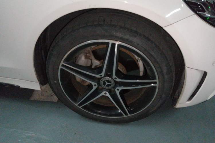 Used Mercedes-Benz C-Class 2020 Restyled C 260 Sport Edition Right Front Wheel Hub