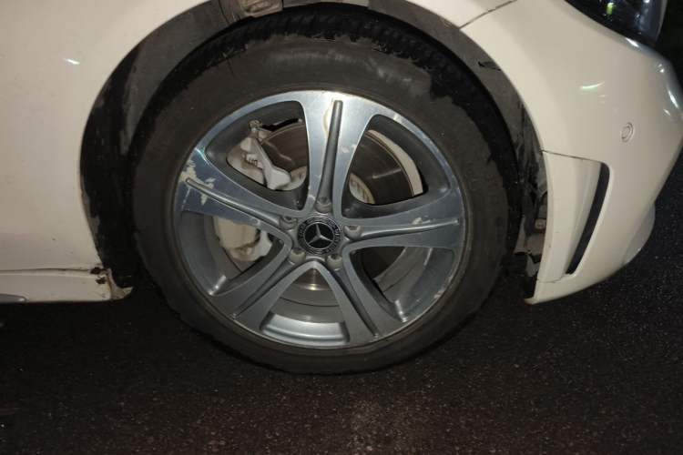 Used Mercedes-Benz C-Class 2020 C 260 L Sport Edition Right Front Wheel Hub