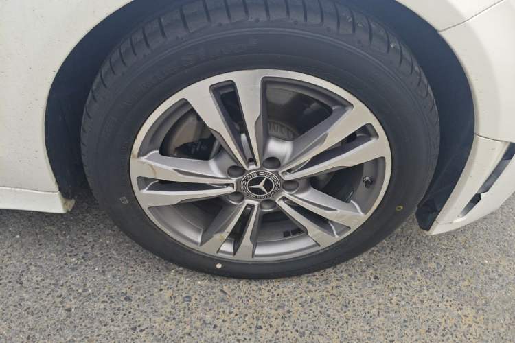 Used Mercedes-Benz C-Class 2020 Restyled C 200 L Fashion Edition Sport Version Right Front Wheel Hub