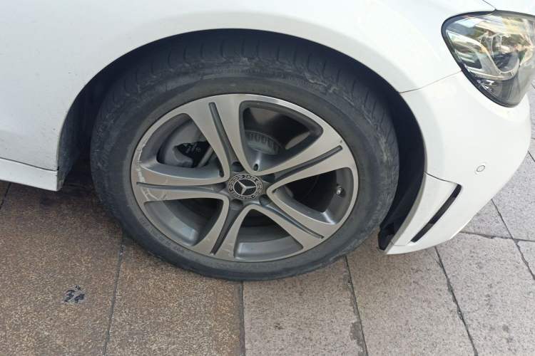 Used Mercedes-Benz C-Class 2020 Restyled C 260 L Sport Edition Right Front Wheel Hub