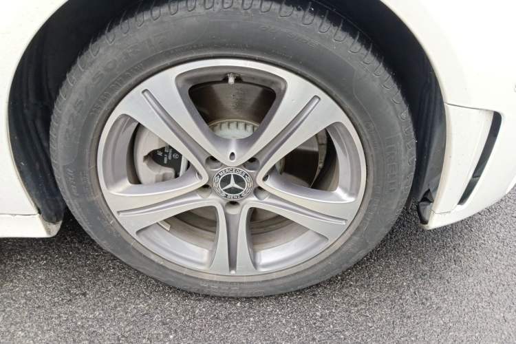 Used Mercedes-Benz C-Class 2020 Restyled C 260 L Sport Edition Right Front Wheel Hub
