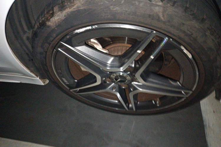 Used Mercedes-Benz C-Class 2020 Facelifted C 260 Estate Right Front Wheel Hub