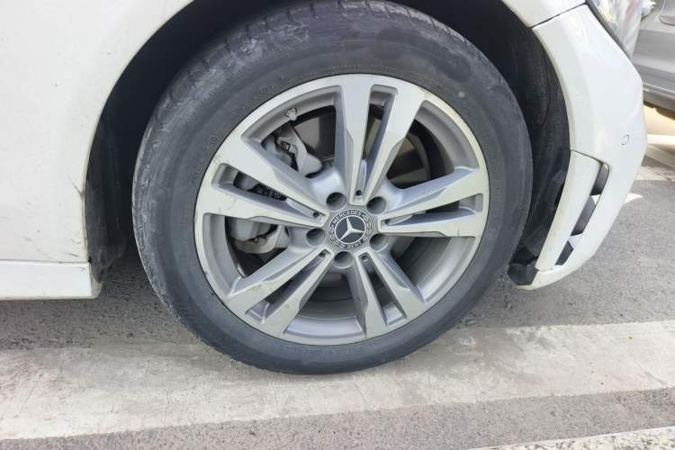 Used Mercedes-Benz C-Class 2020 Updated C 200 L Fashion Edition Right Front Wheel Hub