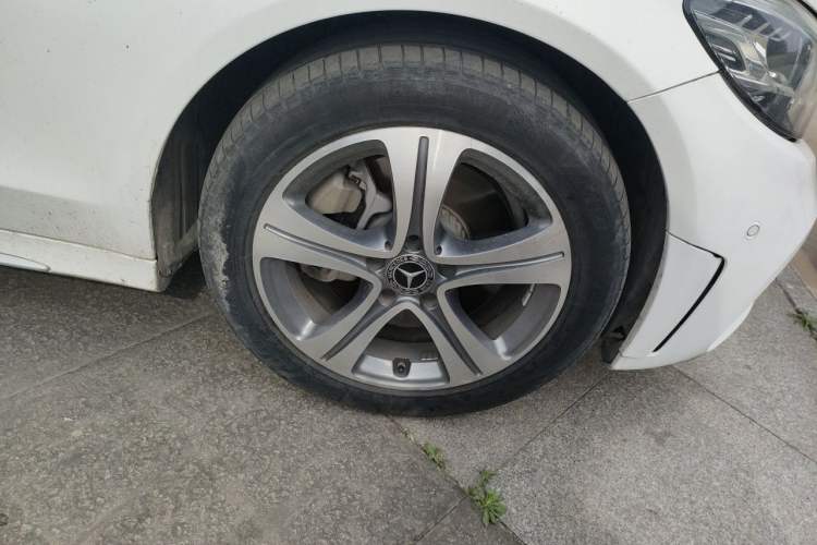 Used Mercedes-Benz C-Class 2020 C 260 L Sport Edition Right Front Wheel Hub
