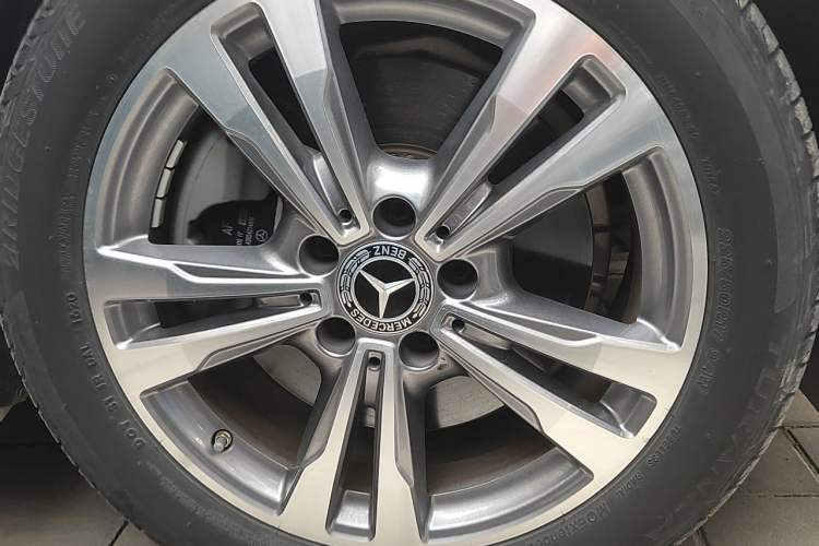 Used Mercedes-Benz C-Class 2020 Updated C 200 L Fashion Edition Right Front Wheel Hub