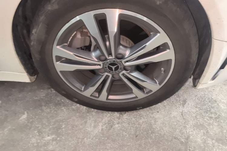 Used Mercedes-Benz C-Class 2020 C 200 L Fashion Edition Sport Version Right Front Wheel Hub