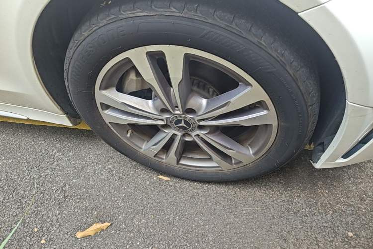 Used Mercedes-Benz C-Class 2020 Updated C 200 L Fashion Edition Right Front Wheel Hub