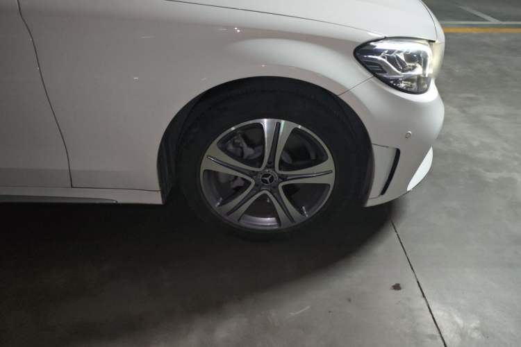 Used Mercedes-Benz C-Class 2020 Restyled C 260 L Sport Edition Right Front Wheel Hub