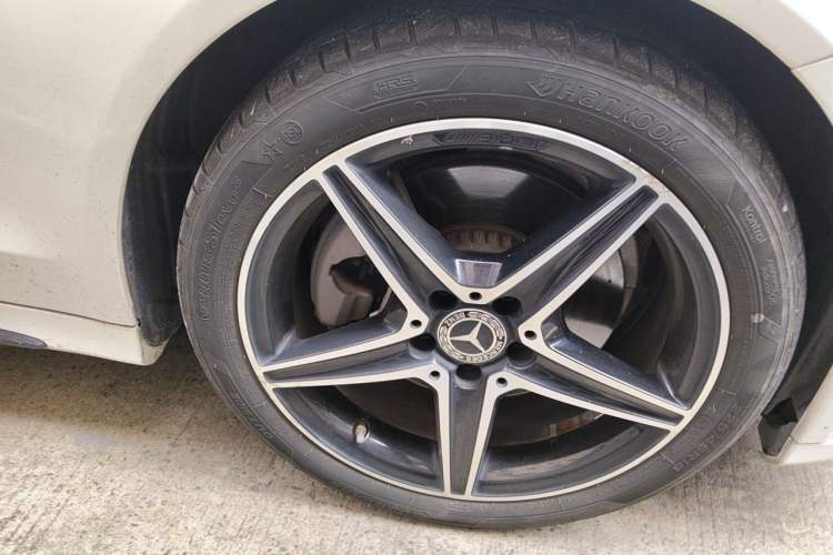 Used Mercedes-Benz C-Class 2020 Restyled C 260 Sport Edition Right Front Wheel Hub