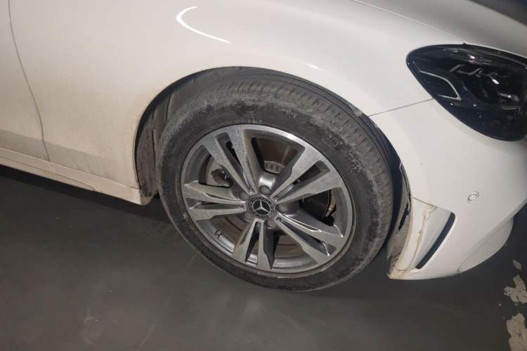 Used Mercedes-Benz C-Class 2020 Restyled C 200 L Fashion Edition Sport Version Right Front Wheel Hub