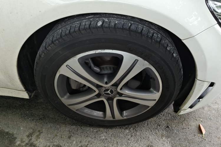 Used Mercedes-Benz C-Class 2020 Restyled C 260 L Sport Edition Right Front Wheel Hub
