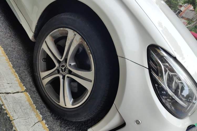 Used Mercedes-Benz C-Class 2020 C 260 L Sport Edition Right Front Wheel Hub