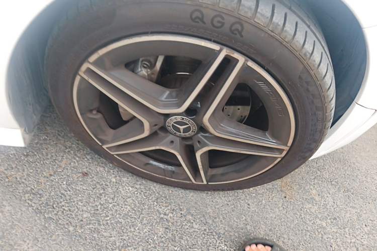 Used Mercedes-Benz C-Class 2020 C 200 Coupe Right Front Wheel Hub