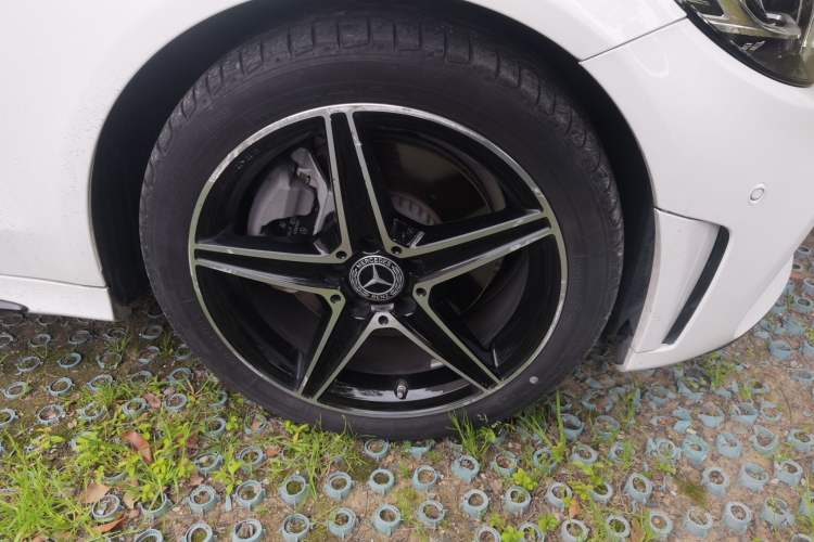 Used Mercedes-Benz C-Class 2020 Restyled C 260 Sport Edition Right Front Wheel Hub