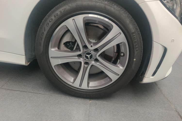 Used Mercedes-Benz C-Class 2020 C 260 L Sport Edition Right Front Wheel Hub