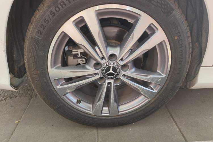 Used Mercedes-Benz C-Class 2020 C 200 L Fashion Edition Sport Version Right Front Wheel Hub
