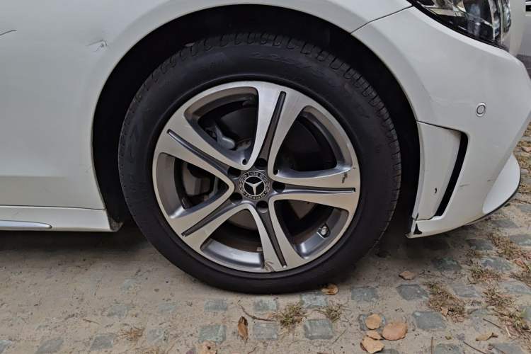 Used Mercedes-Benz C-Class 2020 Restyled C 260 L Sport Edition Right Front Wheel Hub